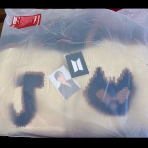 JHOPE HOPE ON THE STAGE COWICHAN CARDIGAN  with Photocard